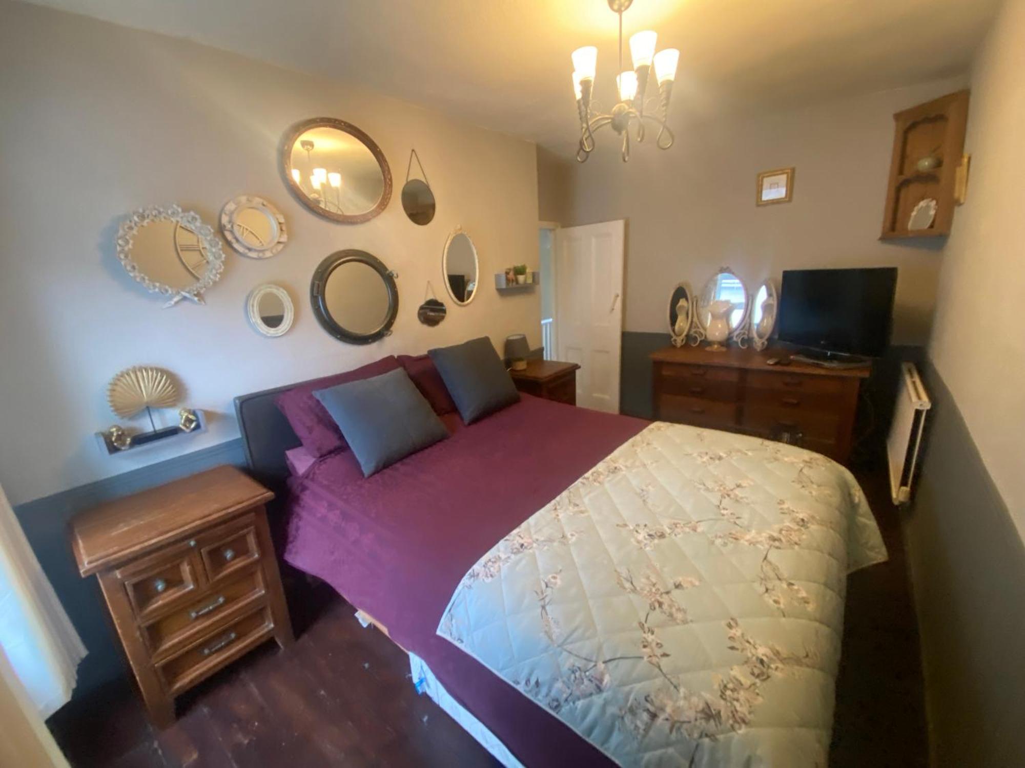3 Bed Town House Llandeilo Carmarthenshire Villa Exterior photo