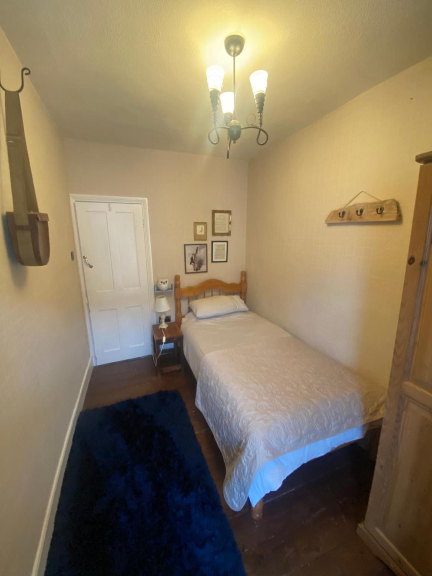 3 Bed Town House Llandeilo Carmarthenshire Villa Exterior photo